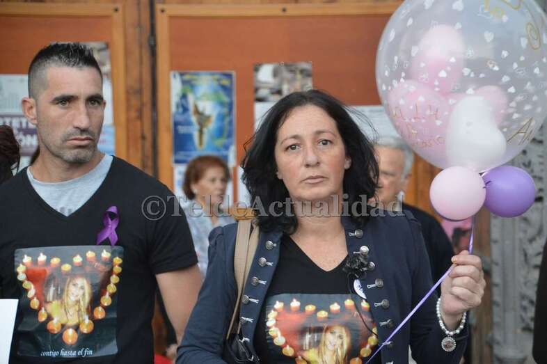 Homenaje a Yurena en la plaza de San Juan en el primer aniversario de su asesinato (Foto TA)